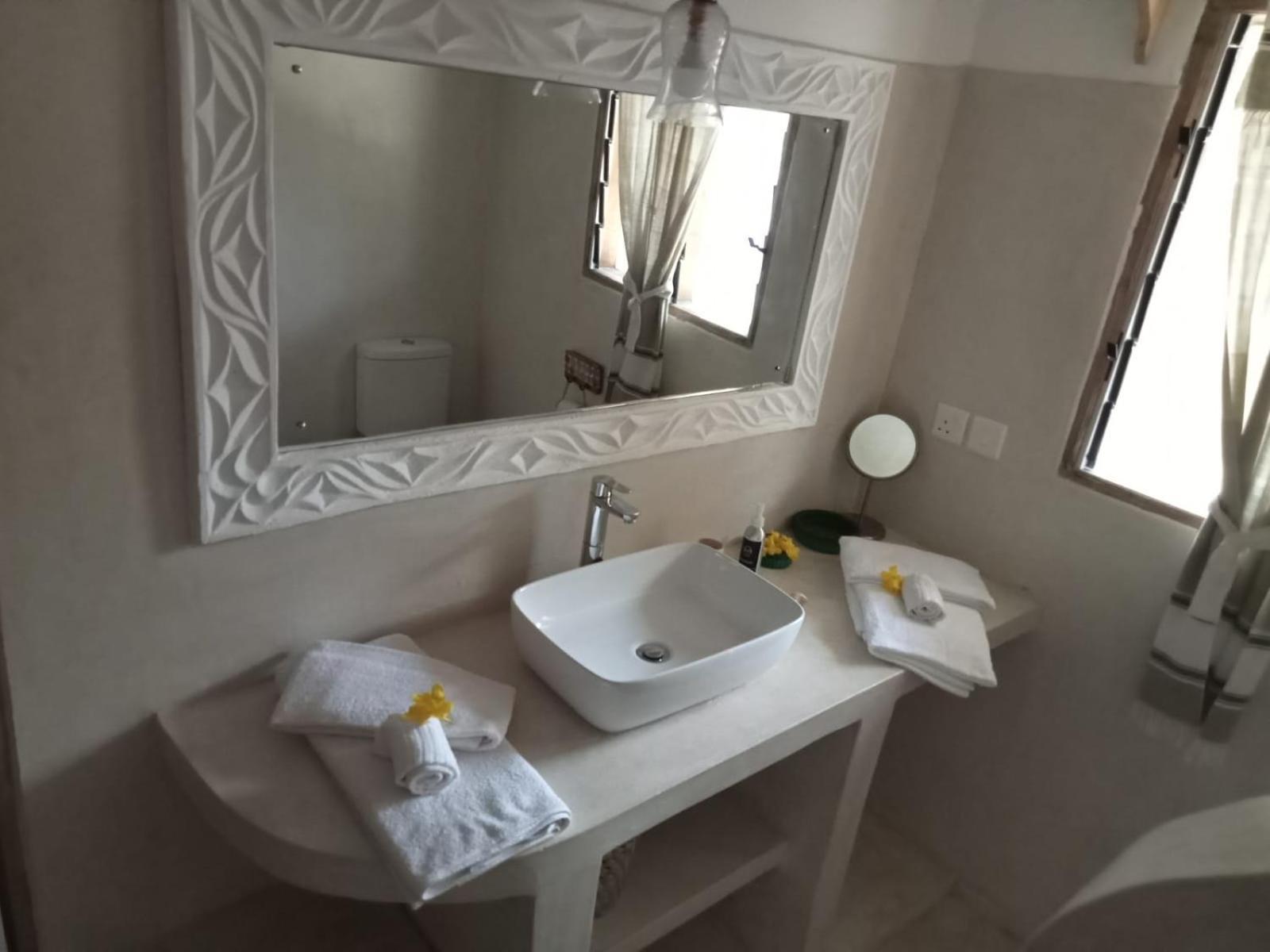 Bed and Breakfast Shira House Watamu Esterno foto