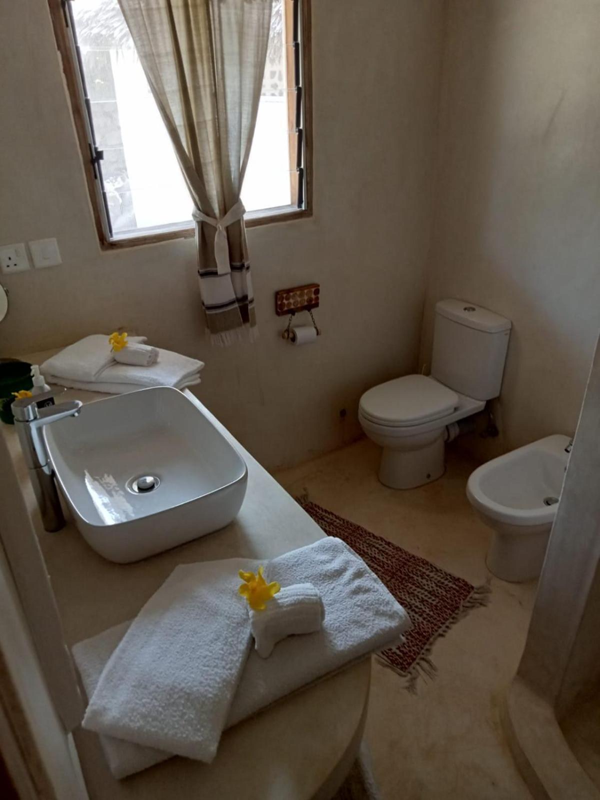 Bed and Breakfast Shira House Watamu Esterno foto