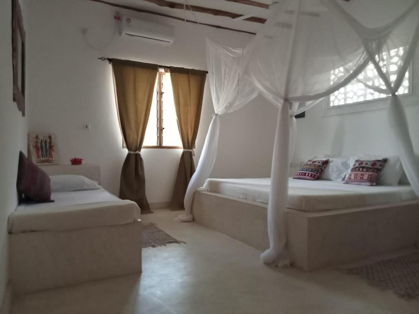 Bed and Breakfast Shira House Watamu Esterno foto