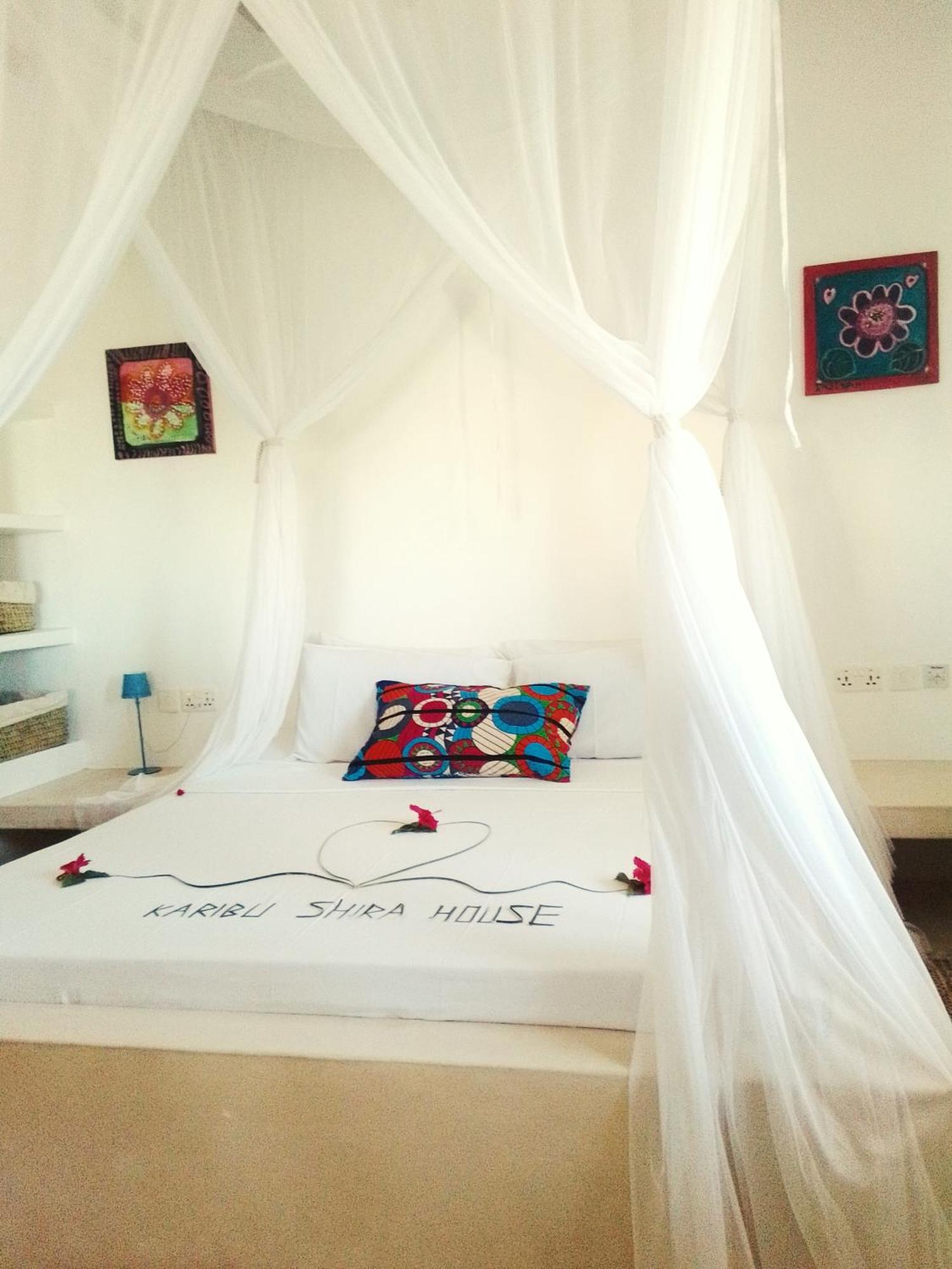 Bed and Breakfast Shira House Watamu Esterno foto
