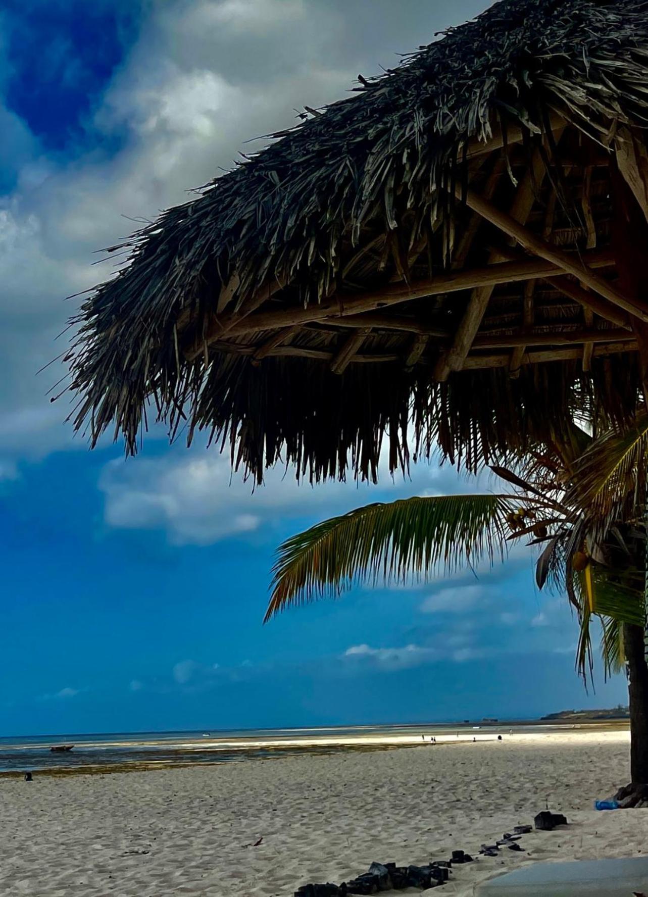 Bed and Breakfast Shira House Watamu Esterno foto