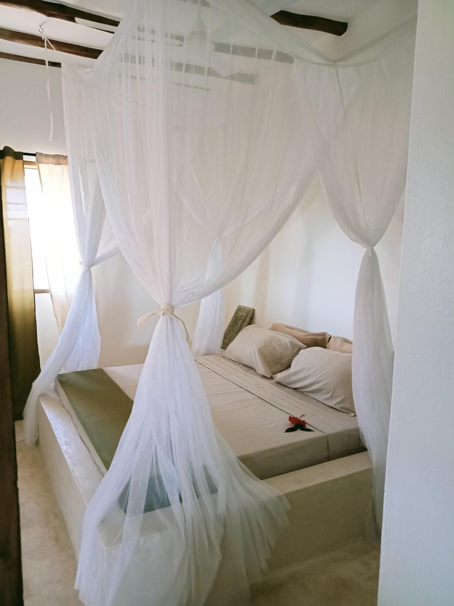 Bed and Breakfast Shira House Watamu Esterno foto