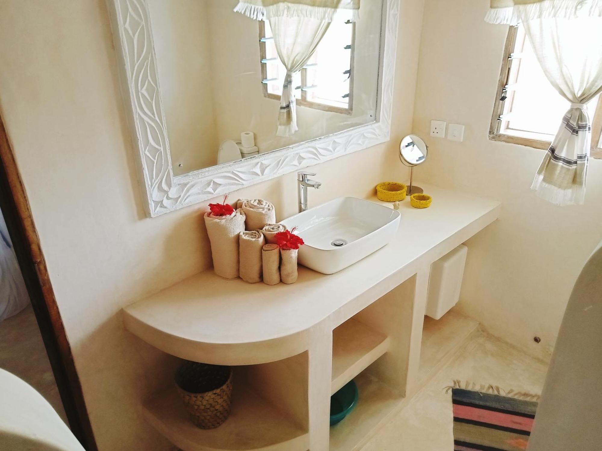 Bed and Breakfast Shira House Watamu Esterno foto