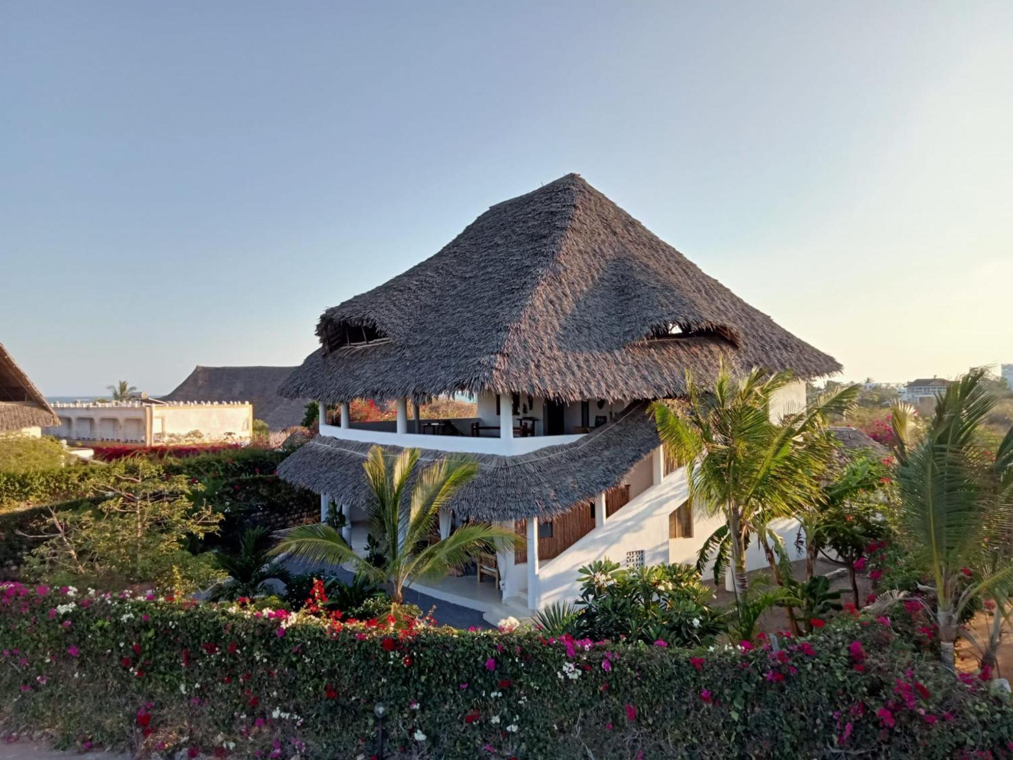 Bed and Breakfast Shira House Watamu Esterno foto